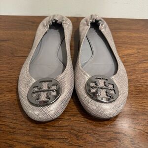 11M Tory Burch Reva Ballet Flats Leather Metallic Pewter Round Toe Slip On Logo